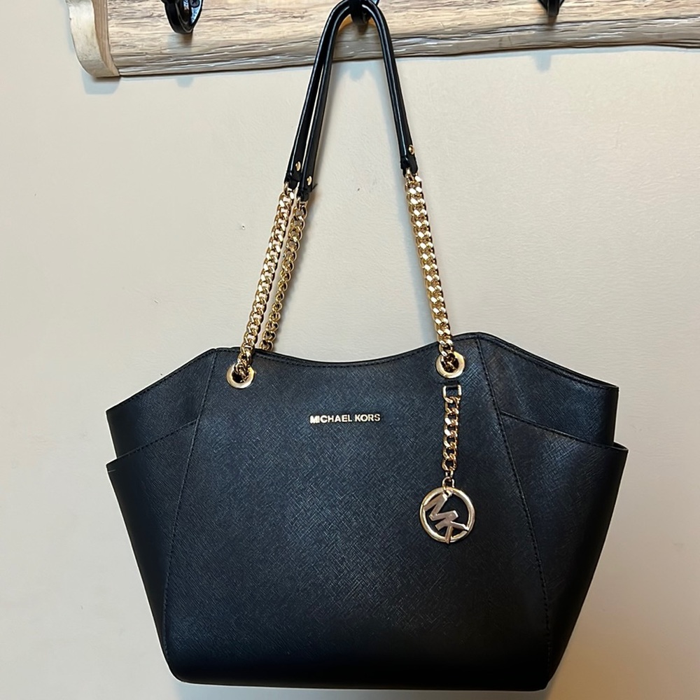 Micheal Kors purse